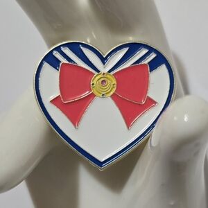 🌙 Sailor Moon Bow Heart Pin